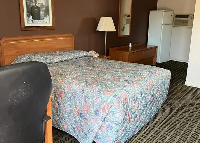 Aaron Motel